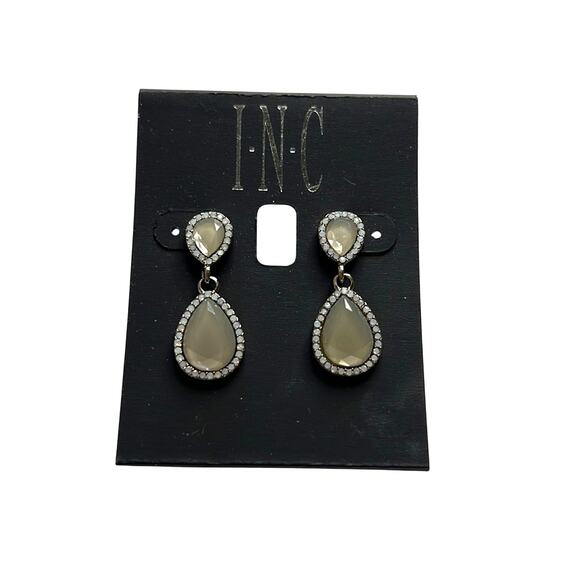 INC International Concepts Pale Gold Teardrop Dangle Earrings w/ Green Gemstones - Picture 1 of 3
